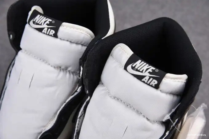 RETRO HIGH 555088-105 MOCHA JORDAN 1 AIR DARK 0520